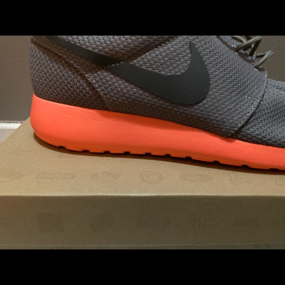 NIKE ROSHERUN SIZE 11 - Picture 5 of 5